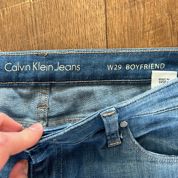 Calvin Klein Boyfriend Cropped Jeans - Picture 2 of 8